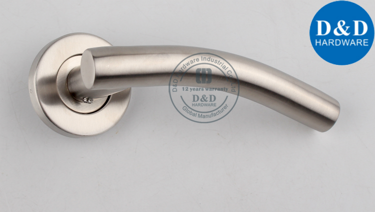 Fogo classificado Bend T Forma Porta Handle-D & D Hardware