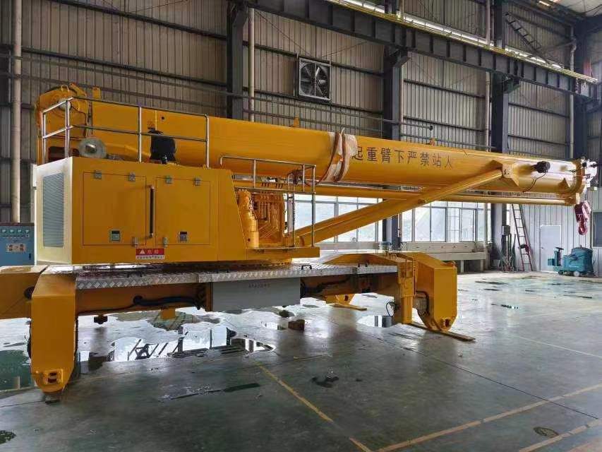 Heavy press brake for hoisting boom