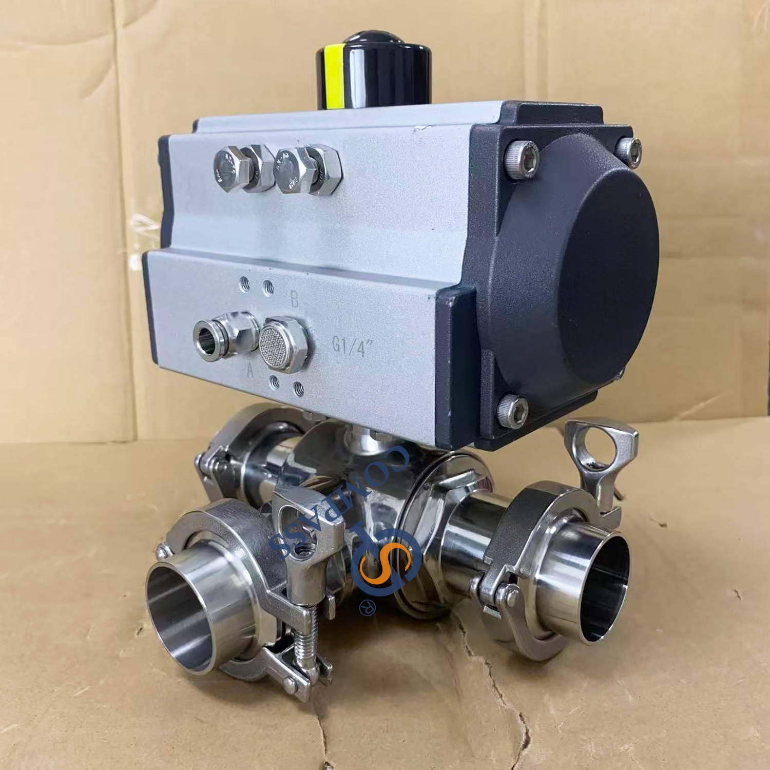 3-ходовой пневматический шаровой кран двойного действия 2 дюйма SS316L с зажимным наконечником, установленный на конце