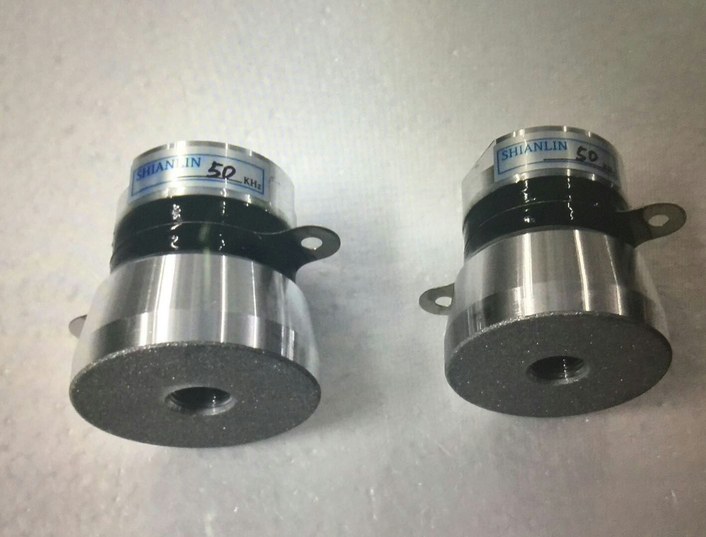 Cerâmica piezoeléctrica ternária e quaternary