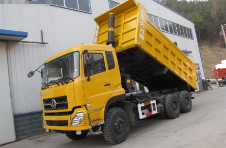 Carro de vaciado de la marca de fábrica DONGFENG 6X4 340HP de CLW