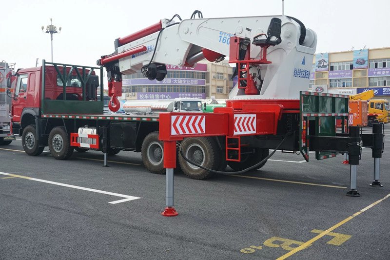 Nueva alta calidad de la condición carro resistente de la grúa de la maquinaria de 160 toneladas con los brazos