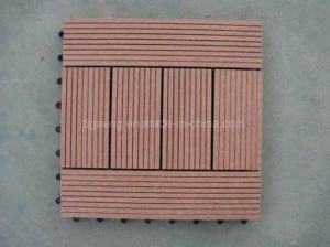 F&aacute;ciles al aire libre instalan WPC DIY que enclavija los azulejos de madera del PE