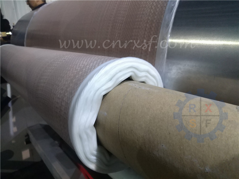 Extrusion coating machine for bag using PP woven fabric