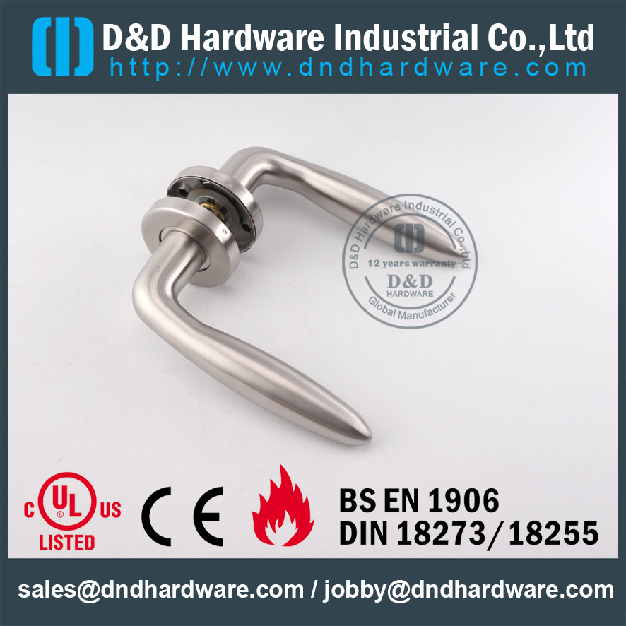 D & D Hardware-EN1906 Manija de puerta de acero inoxidable DDTH036