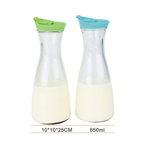 стеклянная бутылка молока 850ml
