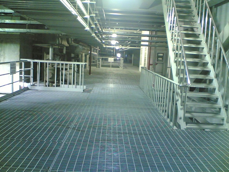 steel grating for workshop.jpg