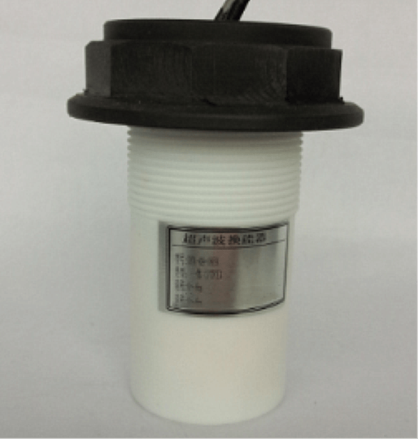 Medici&oacute;n de la distancia del transductor ultras&oacute;nico de 50kHz para el sensor de nivel