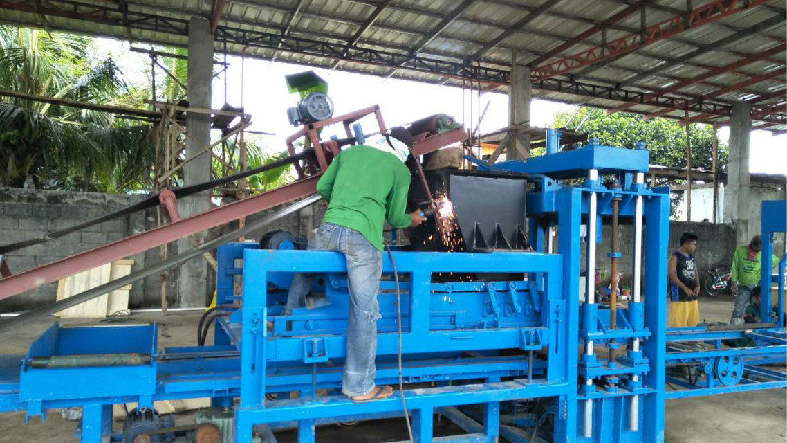 QTY4-15 block machine in Philippines (7)