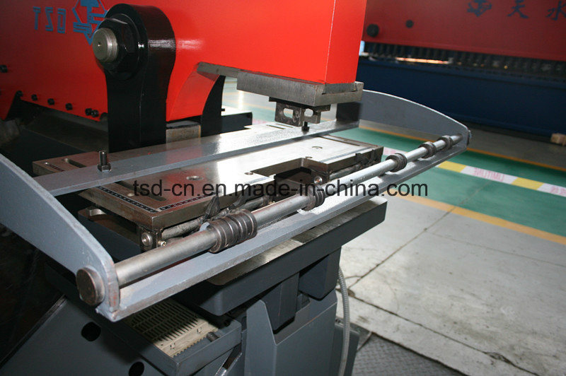 金属铁工人（Q34Y-110吨）