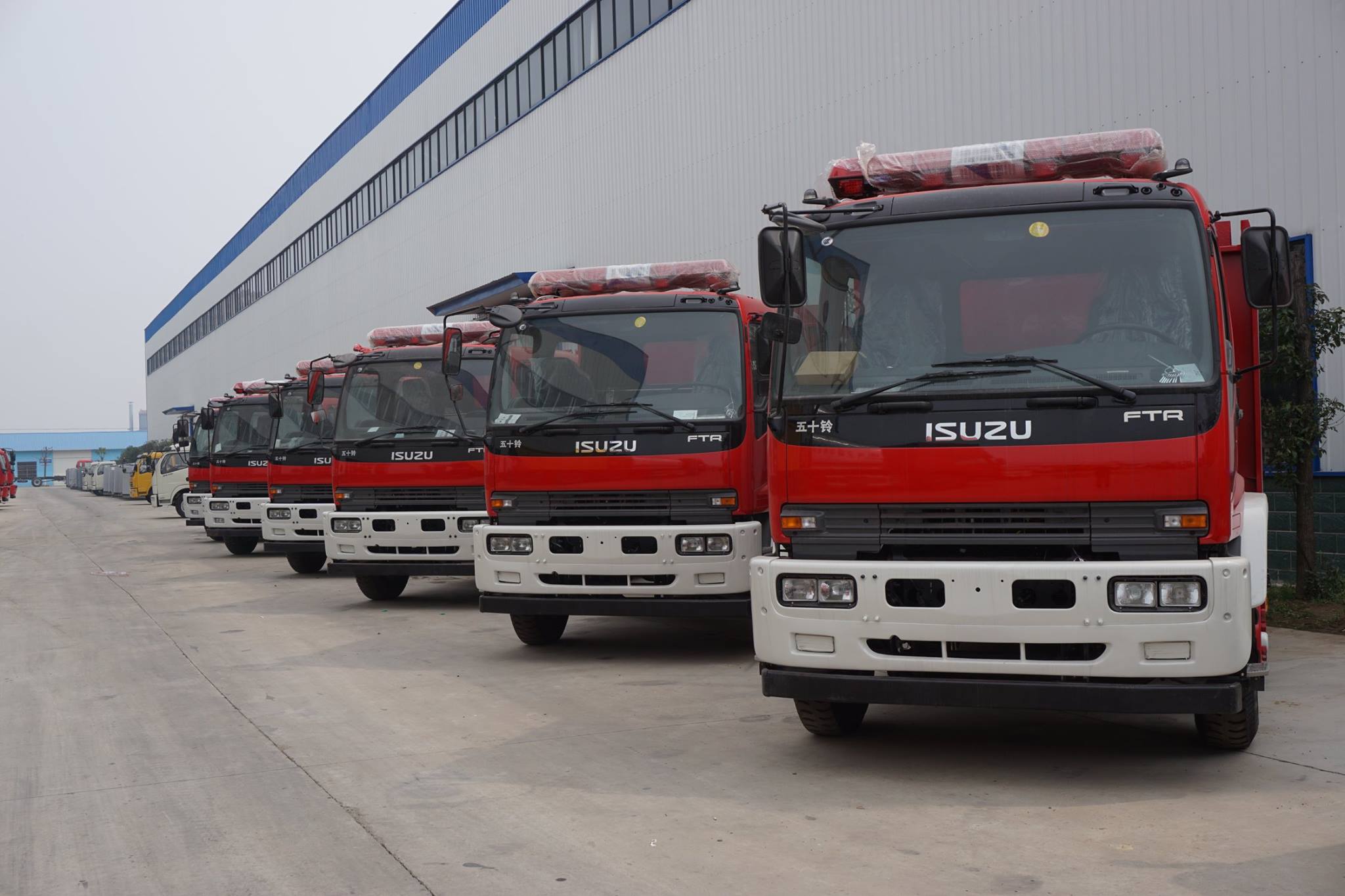 Lucha contra el fuego de ISUZU truck.jpg