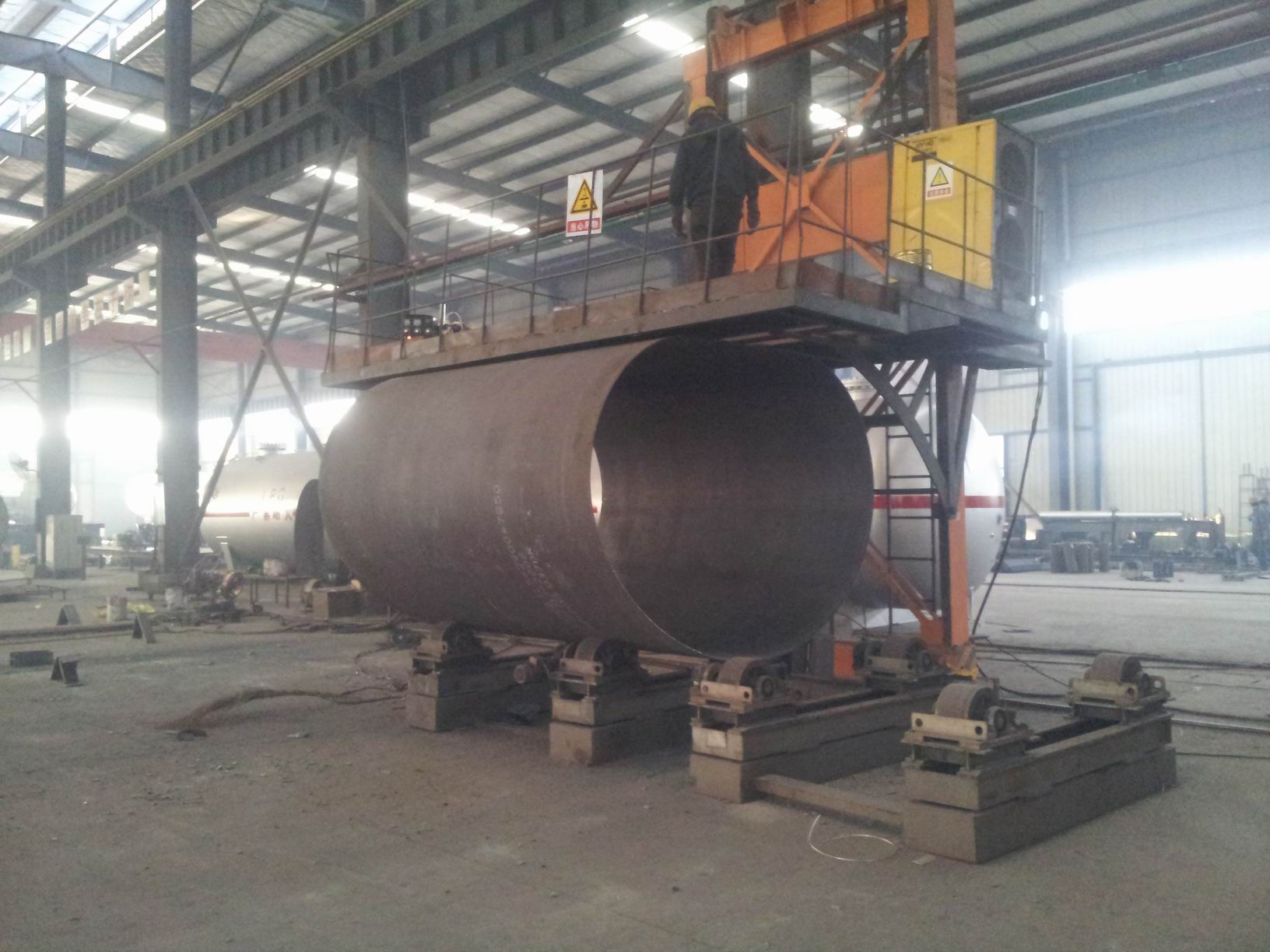 el formar y welding.jpg del tanque