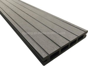 El Decking de WPC sube a calidad magn&iacute;fica y virtualmente sin necesidad de mantenimiento huecos/s&oacute;lidos