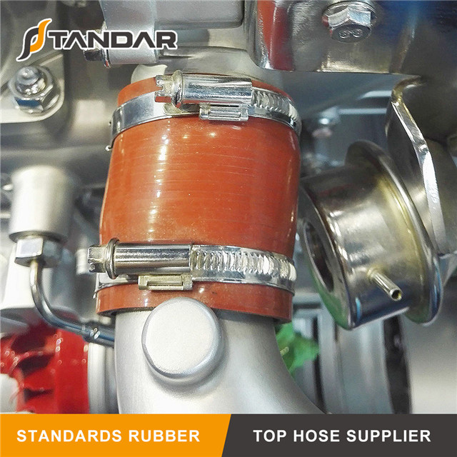 Manguera de silicona de codo usada en autom&oacute;viles