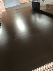 China Plywood Brown Film Poplar Core for Constructions