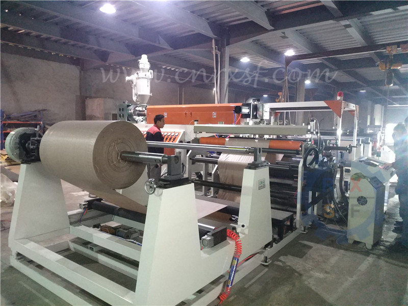 Extrusion coating machine for bag using PP woven fabric