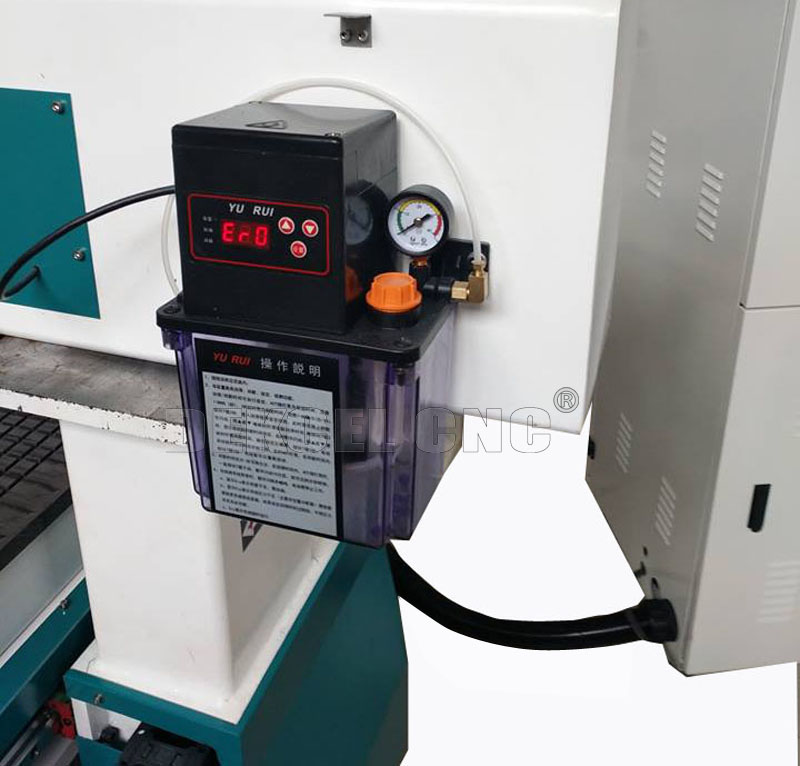 Sistema de inyecci&oacute;n autom&aacute;tico del petr&oacute;leo