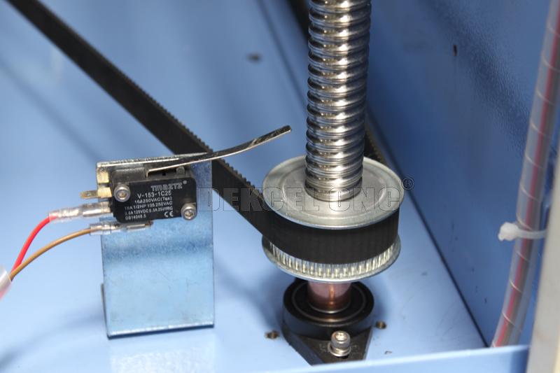 Grabador del laser del CNC arriba y abajo del vector