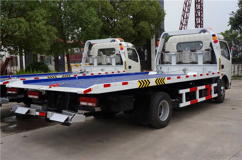 Dong Feng carro de camión de auxilio de la plataforma de 4 toneladas