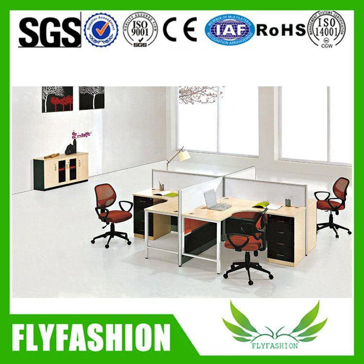 Poste de travail moderne de bureau de compagnie pour 4 personnes PT-45