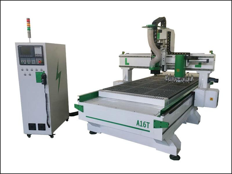 Máquina de talla de madera del CNC del ATC de China para la venta