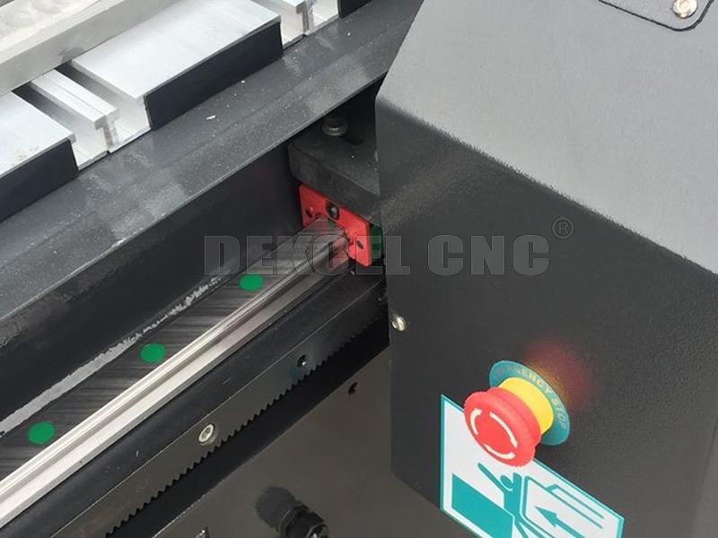 carriles de gu&iacute;a de la m&aacute;quina de talla de madera del CNC