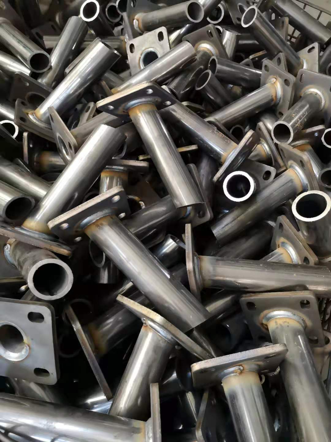 geschwei&szlig;te Metallteile