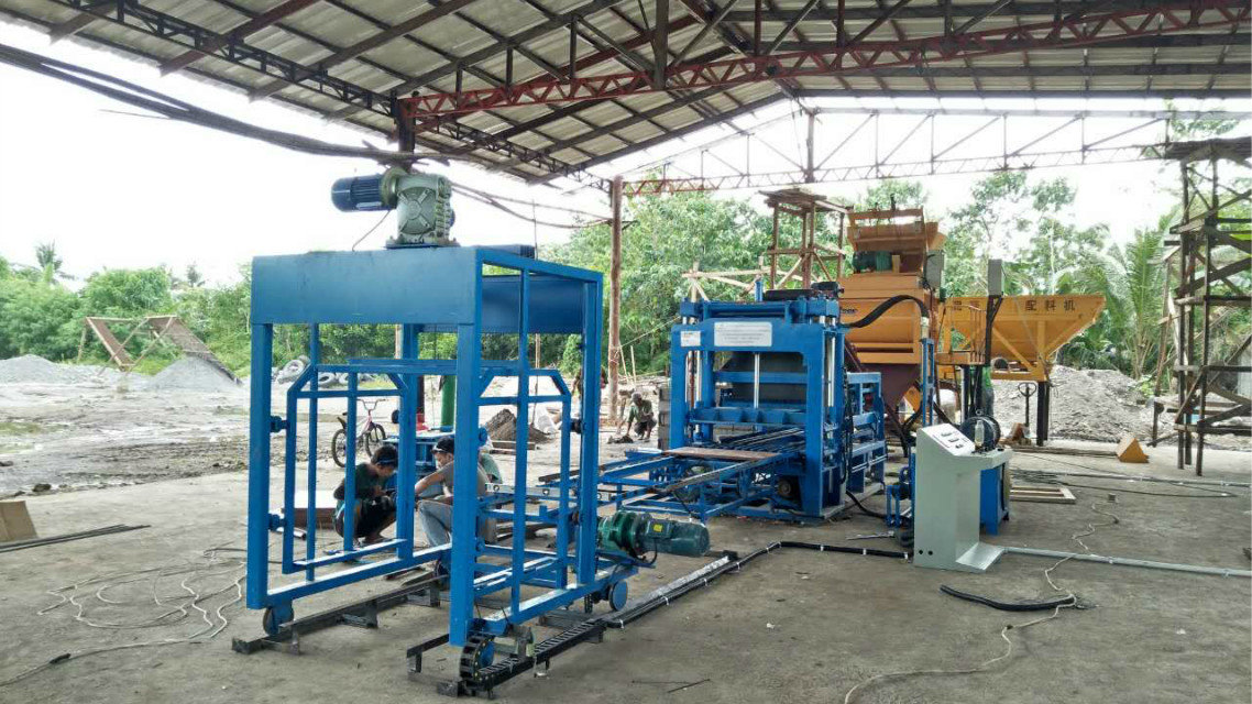 QTY4-15 block machine in Philippines (1)