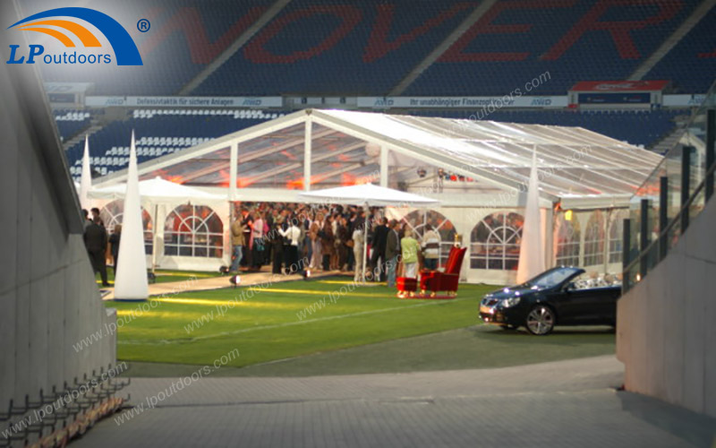 Tienda completamente transparente del evento de los 50M para los deportes
