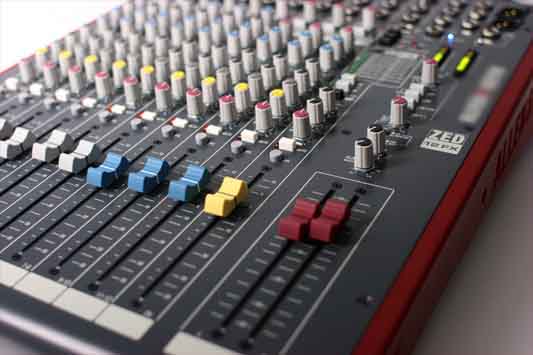 ZED-12FX Mixeur audio / vidéo numérique