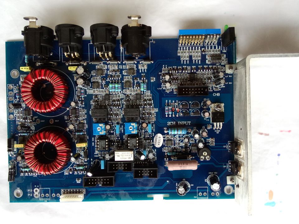 FP7000 مضخم طاقة صوتي احترافي لقناتين