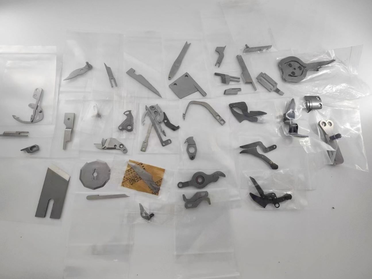 High-Quality Tungsten Steel Moving Blade for Sewing Machines