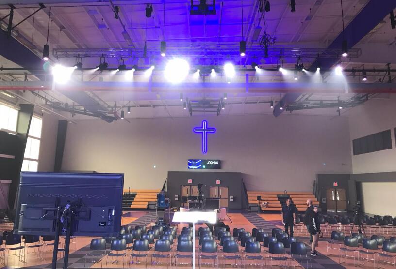 Aplicación de 600W LED de perfil LED de Color en la iglesia