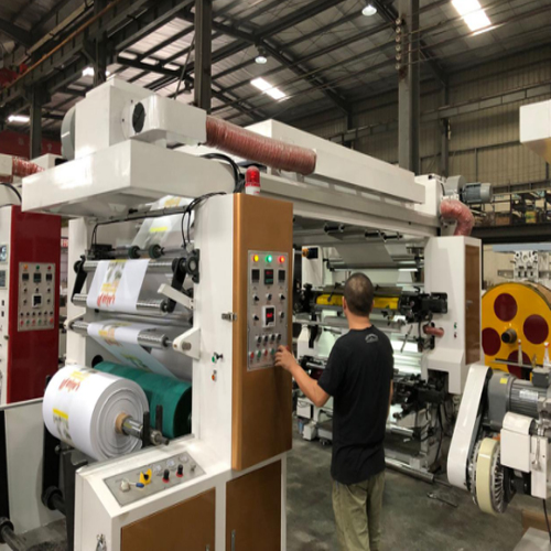 上海众鹤团队赴纸袋机和柔印机工厂验机