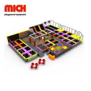 465 mq di giochi interattivi personalizzati per il parco di trampolini