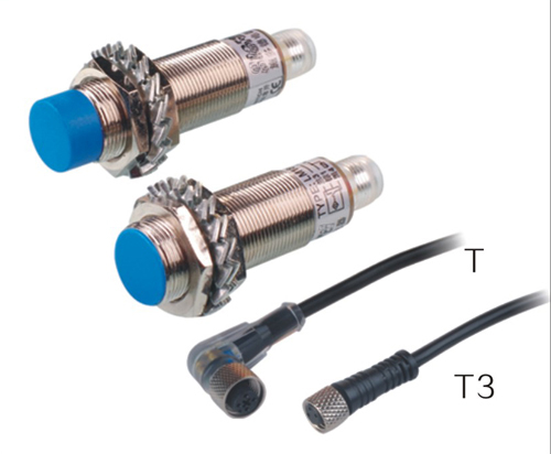 Sensor de proximidad inductivo de la proximidad inductiva de LM18-T con el conector de la aviación