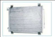 Condensatore del climatizzatore per auto