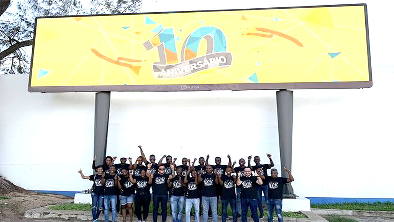 Cómo instalar vallas publicitarias con pantalla LED para exteriores en África