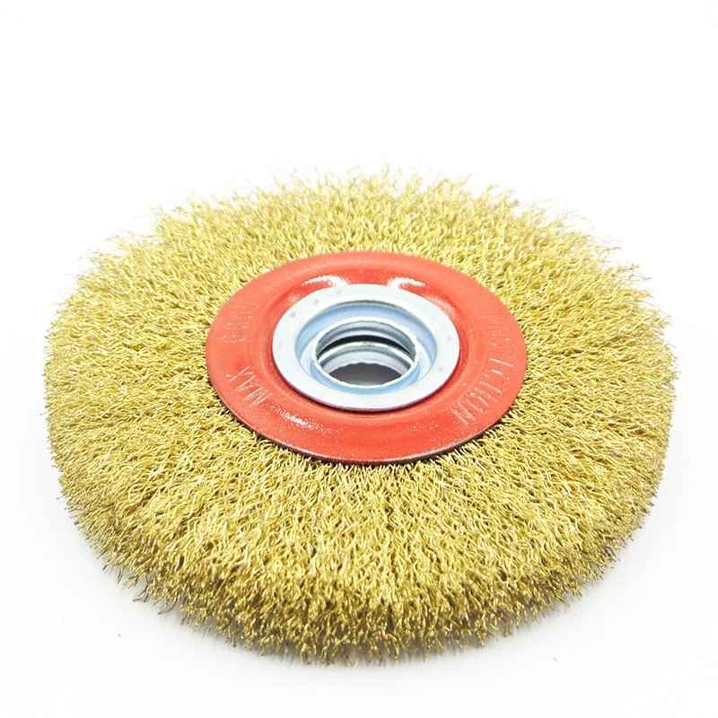 Brosse à roue métallique recouverte de laiton