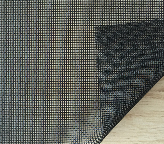 Yarn coated mesh fabric