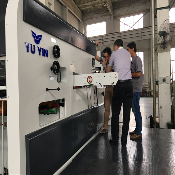 UPG前往唐山玉印为全自动模切机作安装调试