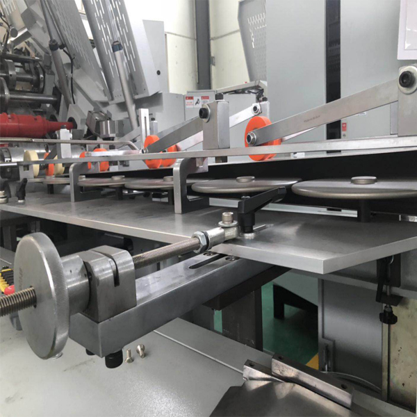 纸袋机出厂试机