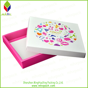印花的粉底白盖的纸质包装礼品盒
