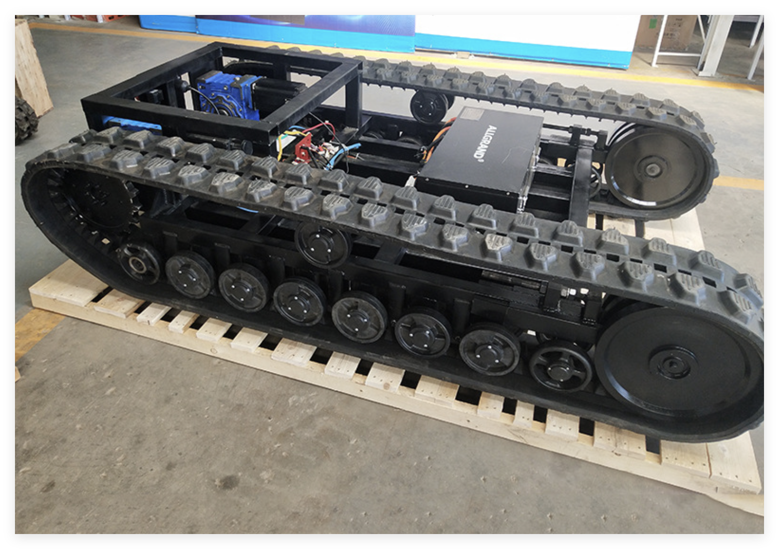 KYT-  FJ320 Special Rubber Track Chassis Rubber Track Chassis Rubber Tracked Vehicle Chassis Rubber Track Chassis Suspension