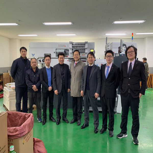 韩国代理验收烫金模切机