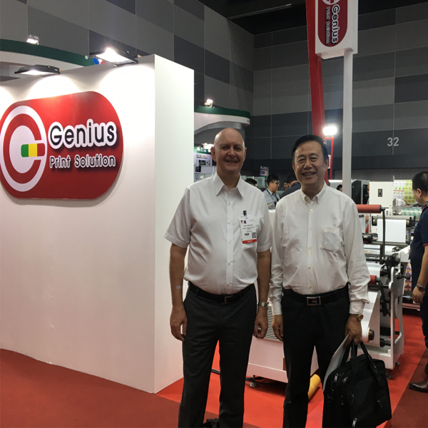 联强集团与当地客户一同参观泰国2019国际印刷包装展