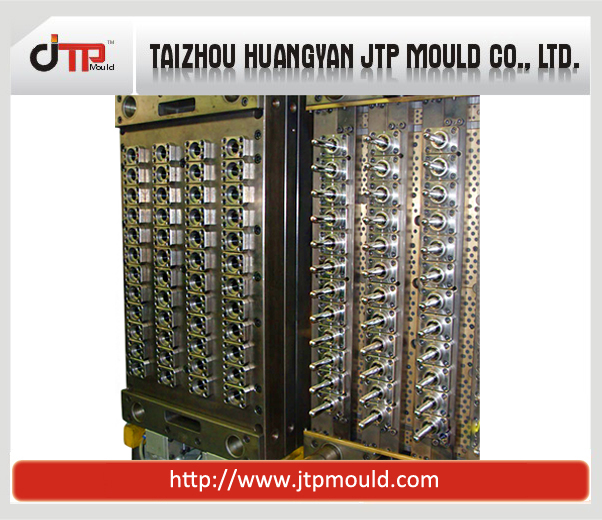 Пластиковая пресс-форма для литья под давлением