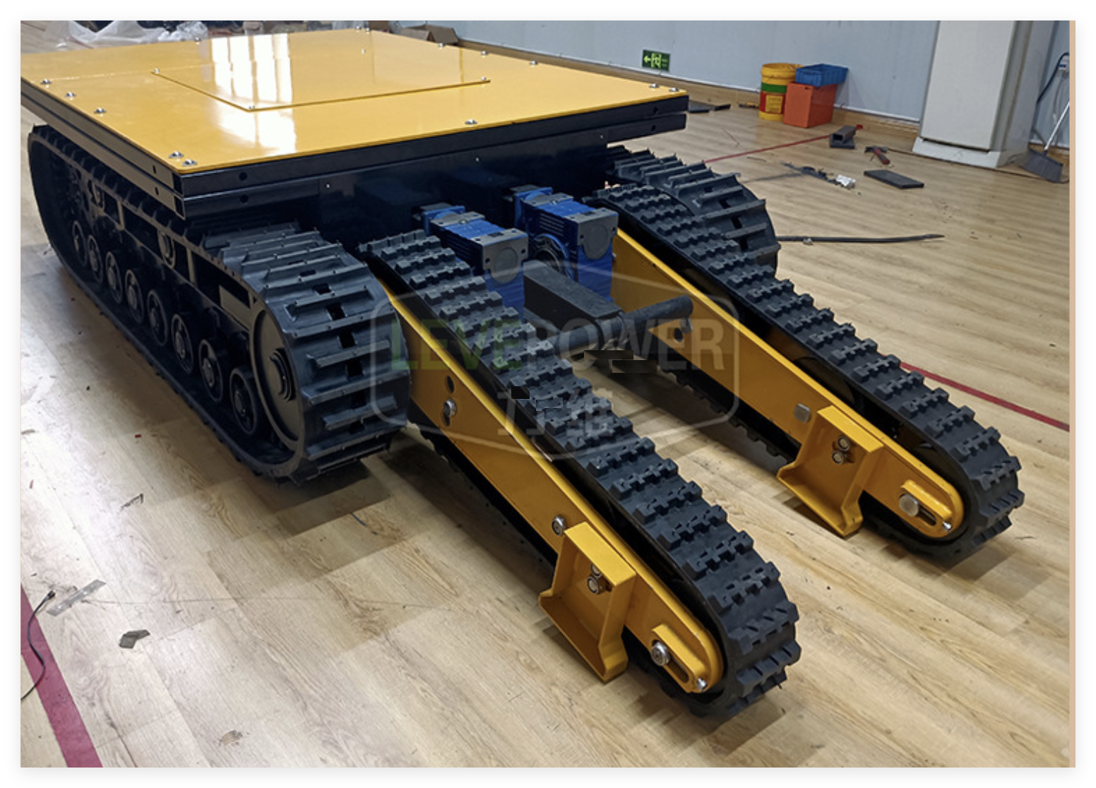  Stair Climbing Transportation Lifting Capacity of 1.5 Tons And A Transportation Swing Arm Chassis