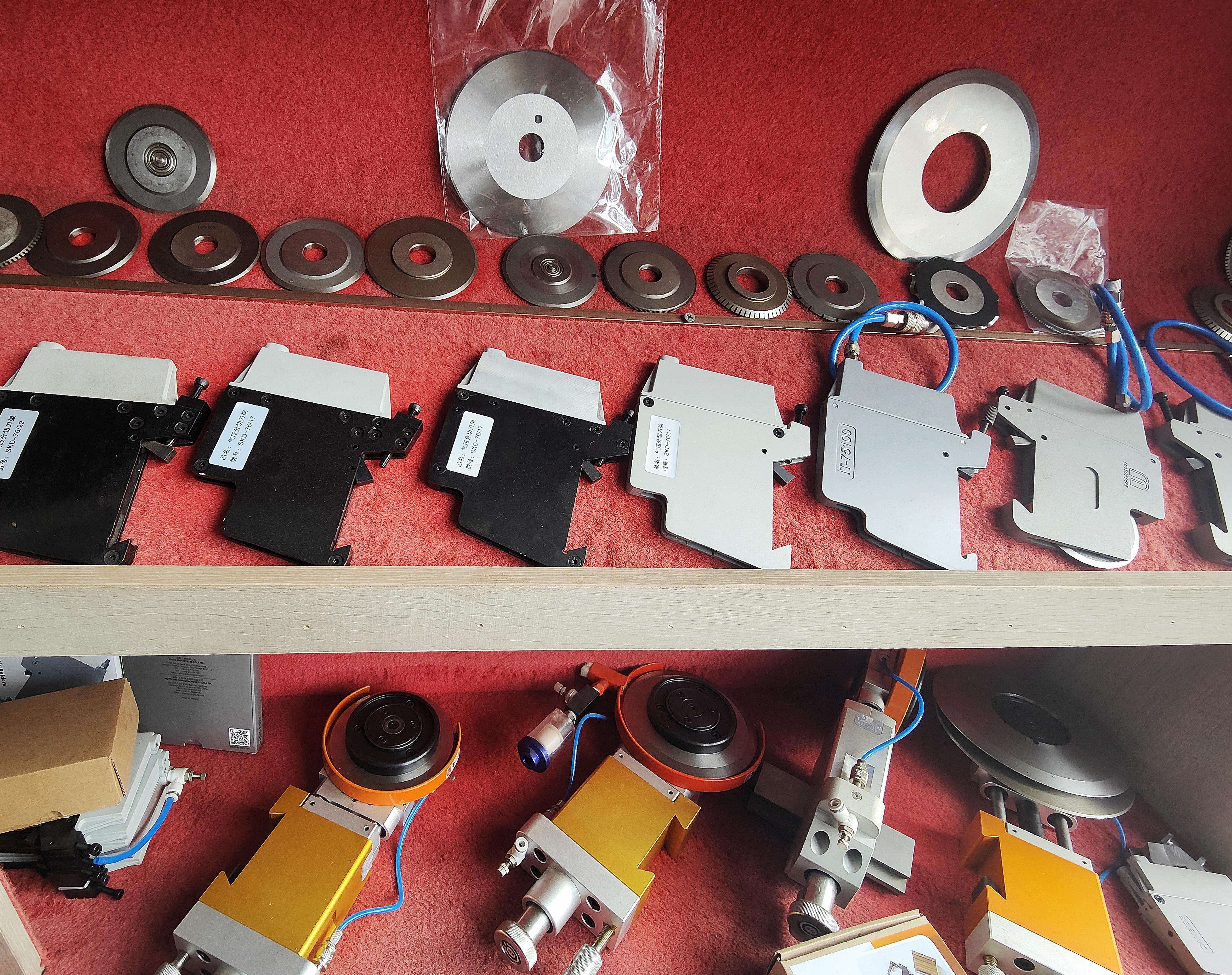 Versatile Pneumatic Cutting Tool with Custom Round Blade