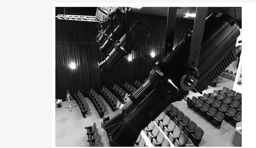 Как выбрать легкое освещение в театре сценического театра?